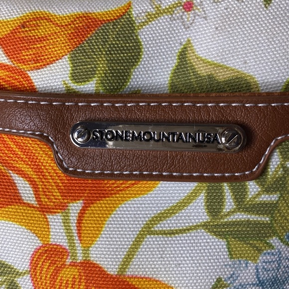 Stone Mountain Floral Canvas and Faux Leather Shoulder Bag EUC - Picture 3 of 10